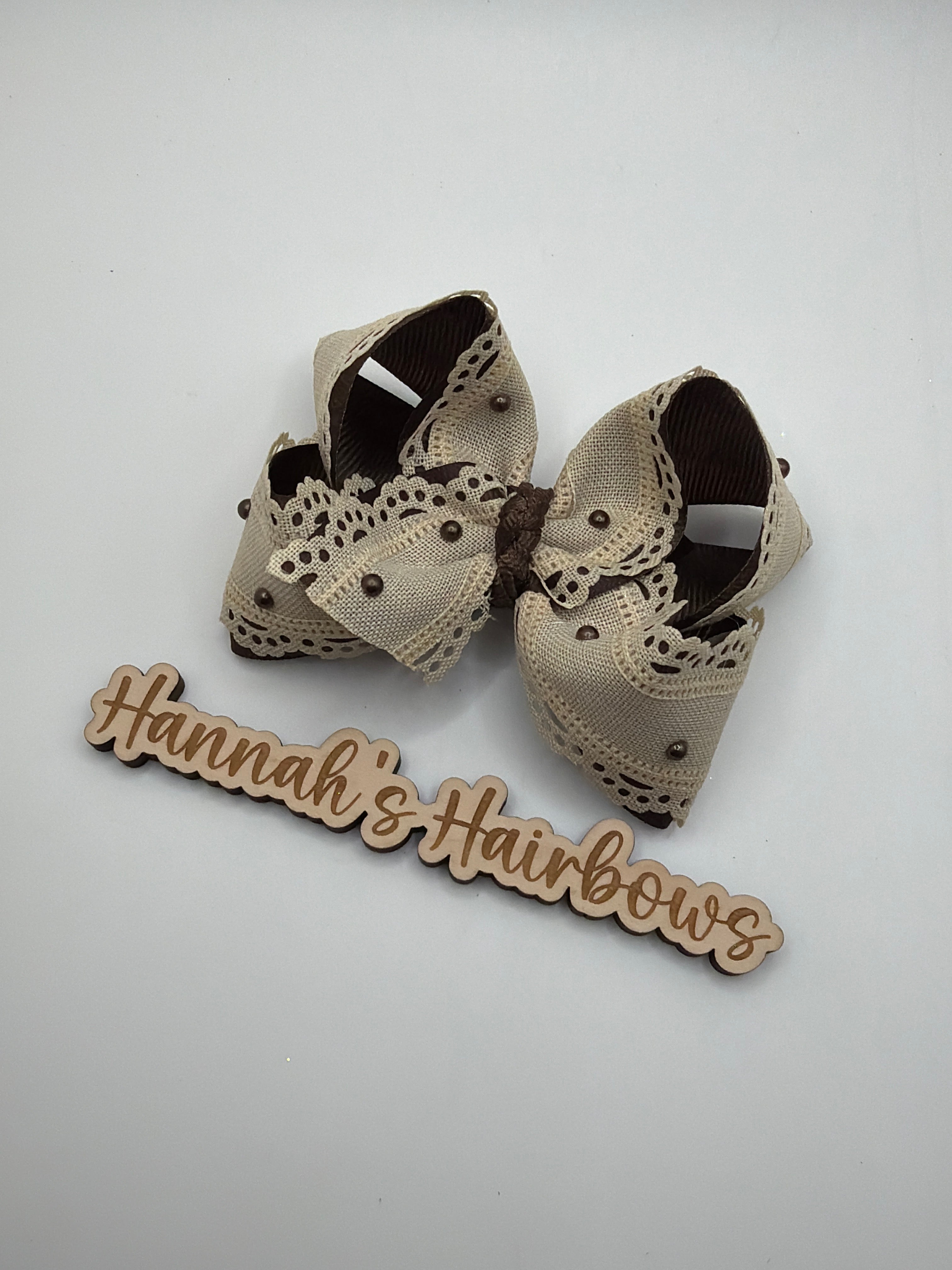 Neutral Scallop Baby Bow